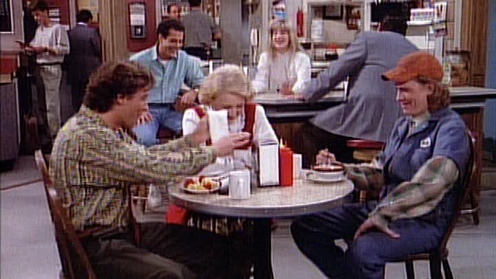 ⁣S03E07 - Crate Expectations