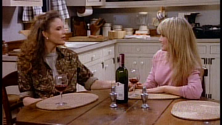 ⁣S03E08 - Ladies Who Lunch