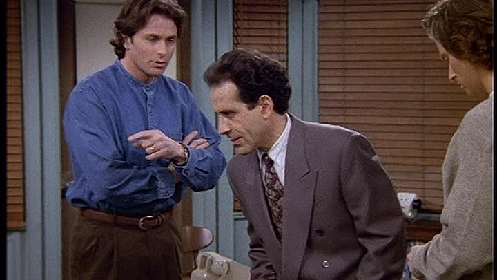 ⁣S07E19 - Driving Mr DeCarlo