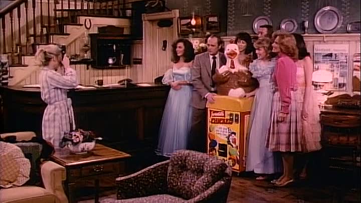 ⁣S02E21 - Send Her, Ella