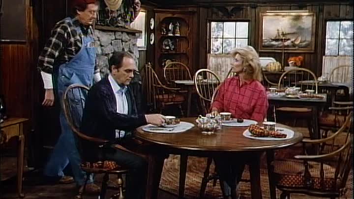 ⁣S04E19 - He Ain't Human, He's My Cousin