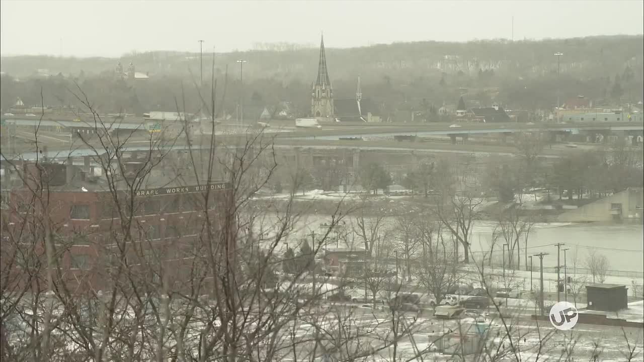 ⁣Silver Bells 2013 1080p WEBRip x264 AAC-rivestream org