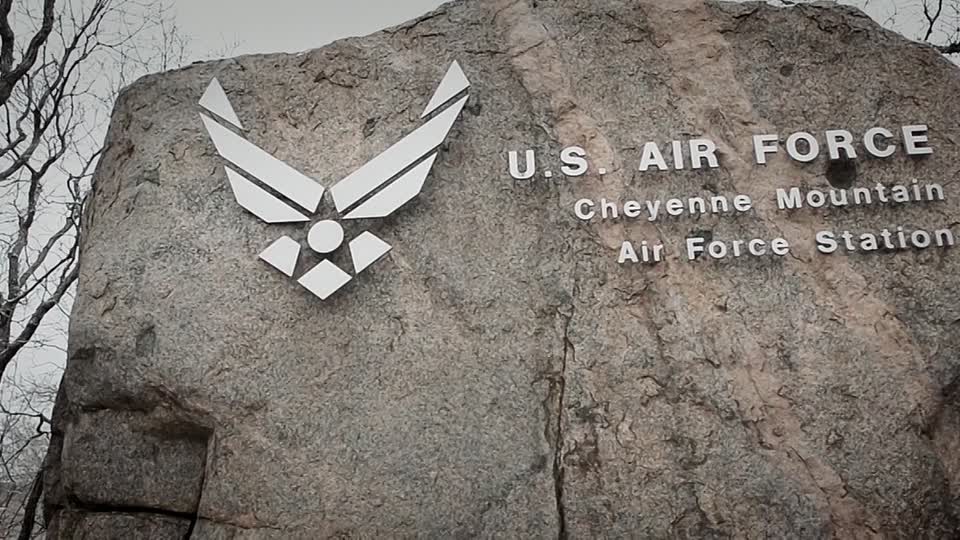 The Age of Disclosure (2025) [720]