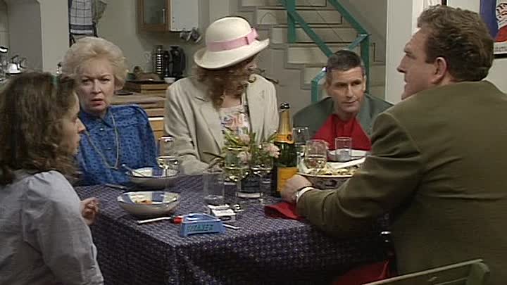 ⁣Absolutely Fabulous s01e06 Birthday 1992 DVDRip-TVV