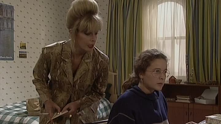 ⁣Absolutely Fabulous S03E01 - Door Handle