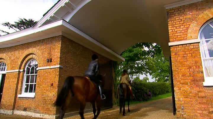 ⁣Absolutely Fabulous S05E04 - Huntin Shootin Fishin