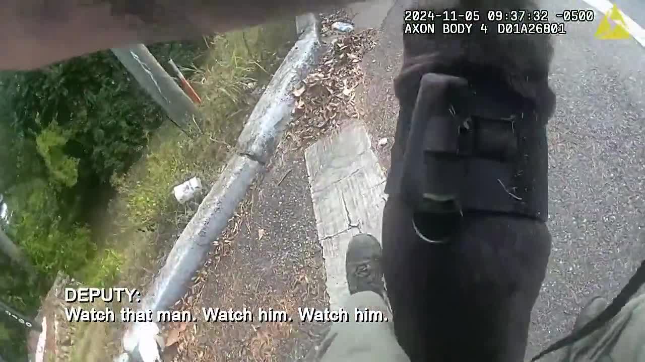 ⁣Fugitives Caught on Tape S02E06