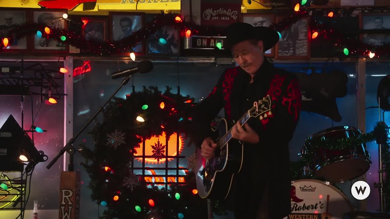 ⁣A Nashville Christmas Carol 2020 1080p WEBRip x264 AAC-rivestream org