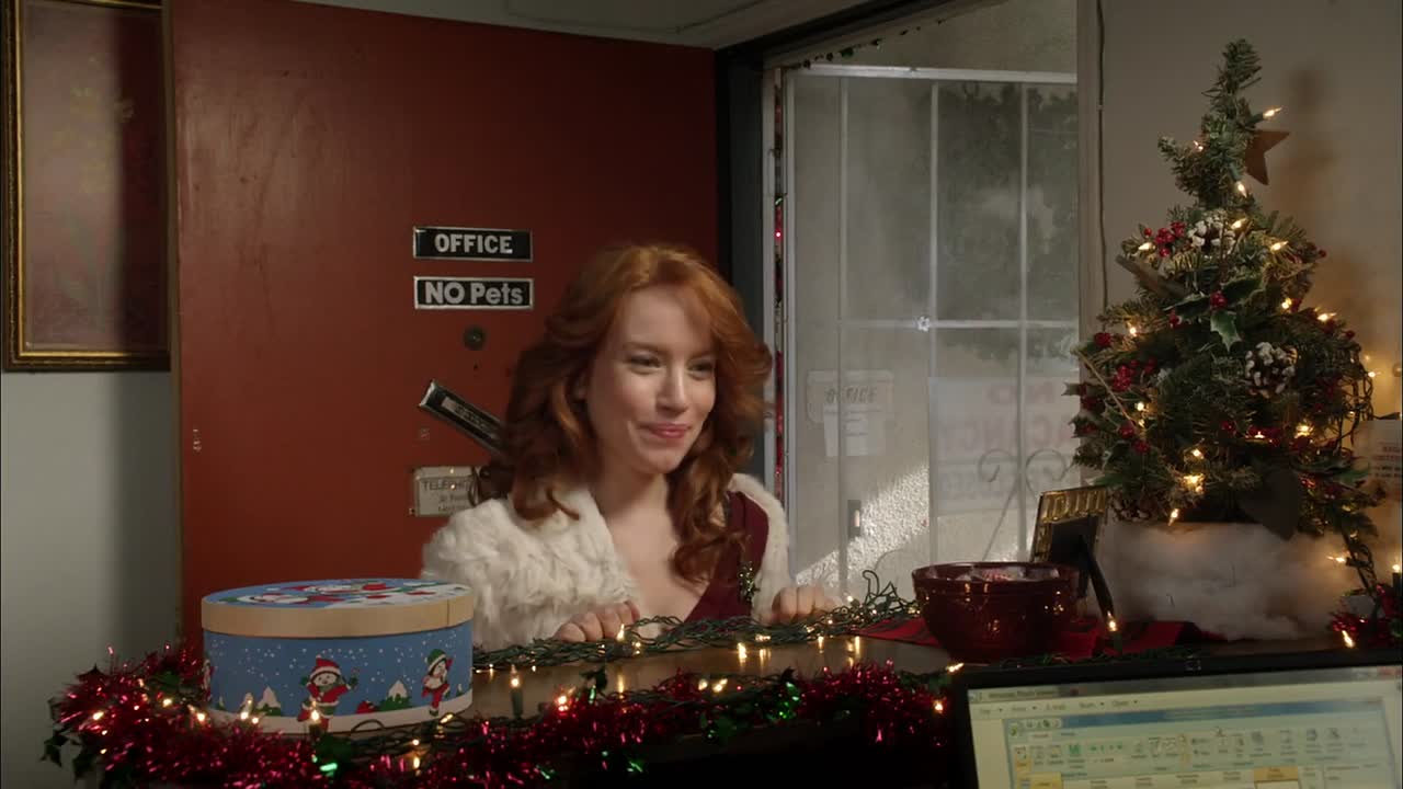 ⁣Annie Claus Is Coming to Town 2011 1080p WEBRip x264 AAC-rivestream org
