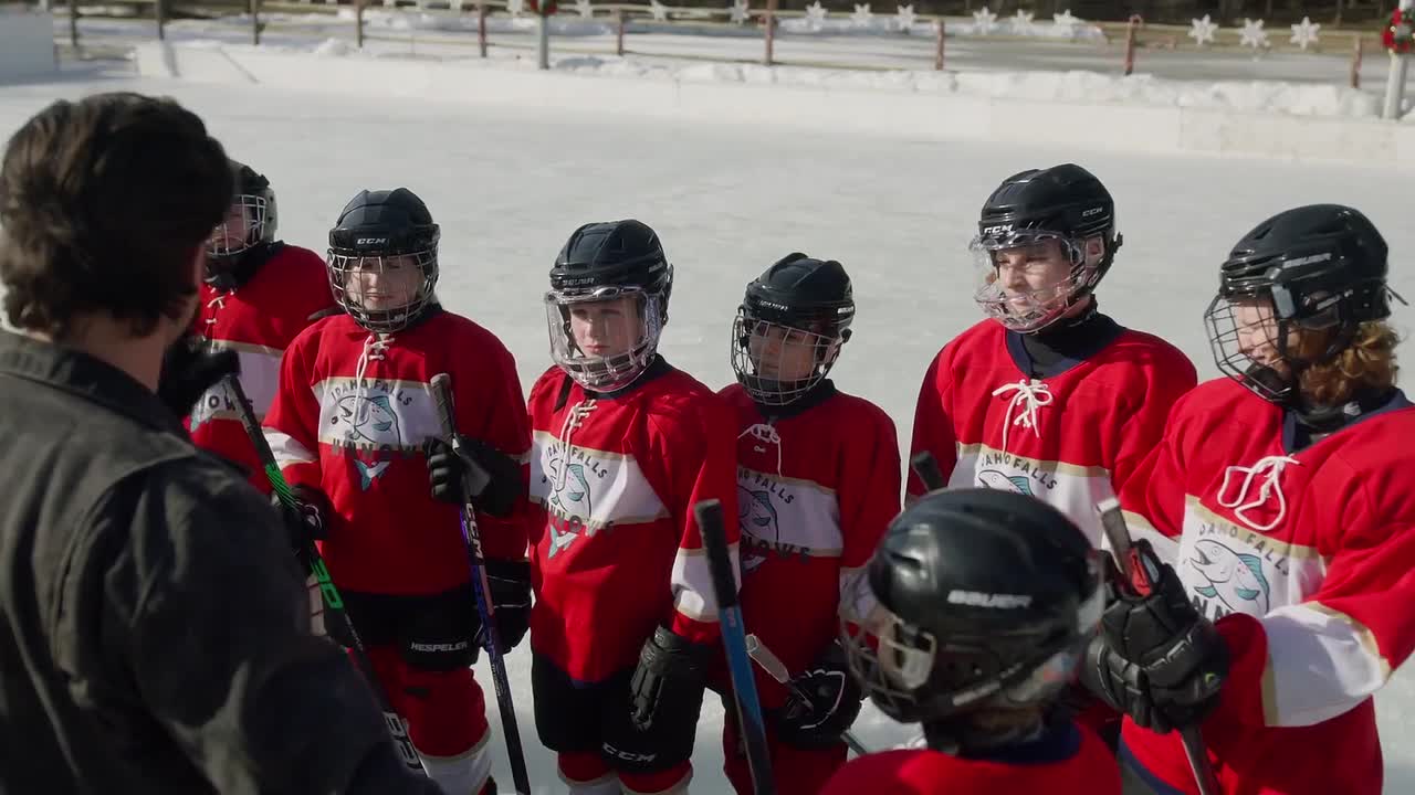 Checkin' It Twice 2023 1080p WEBRip x264 AAC-rivestream org