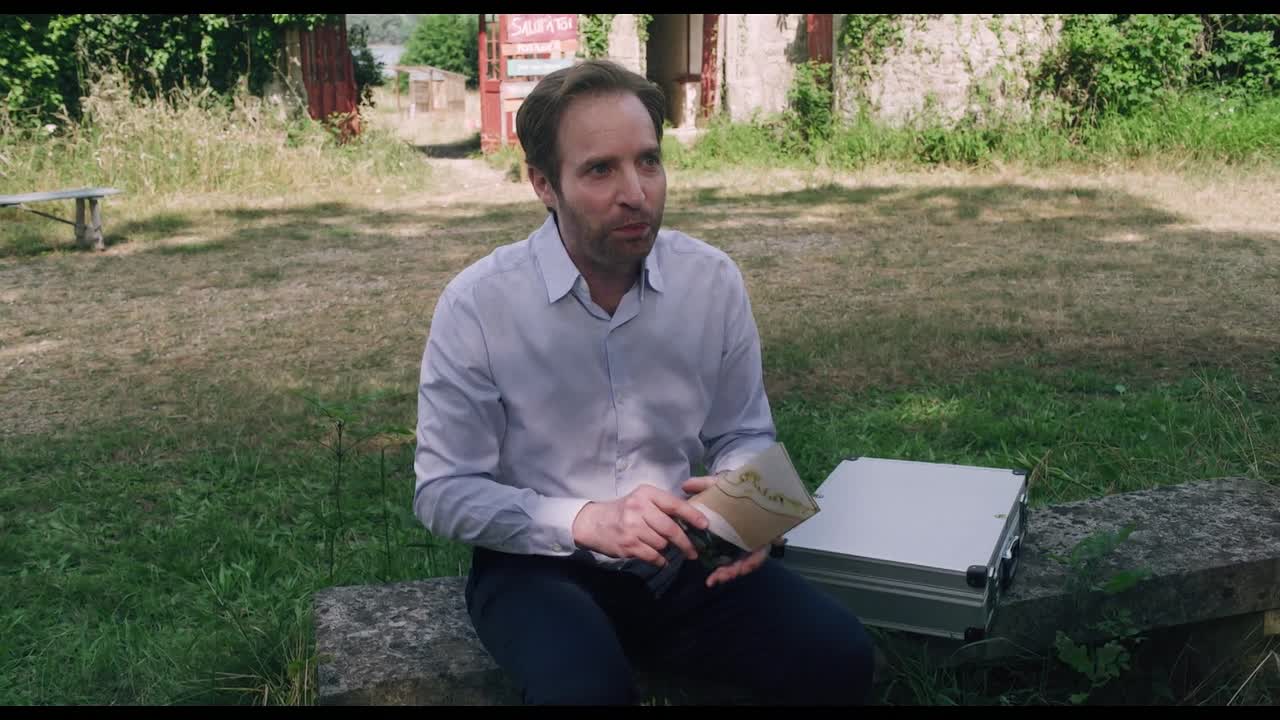 Bonjour L Asile 2024 FRENCH 1080p WEB H264-TFA