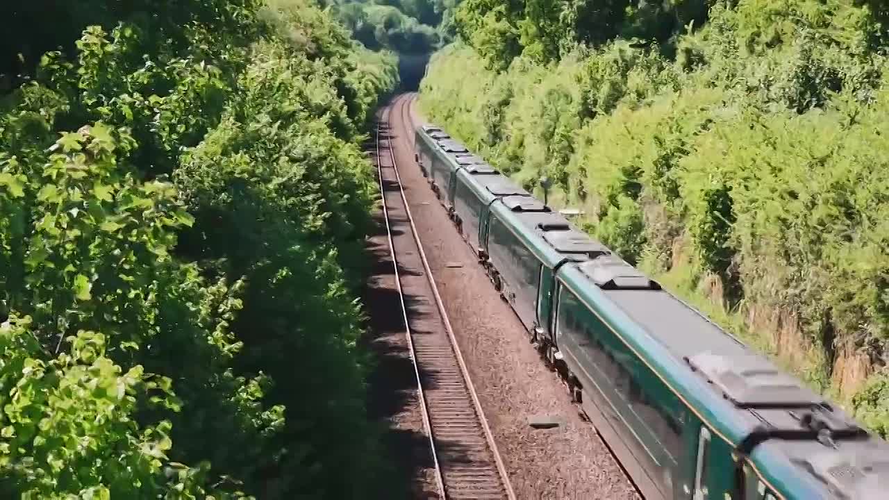 ⁣Great British Train Journeys from Above S01E04