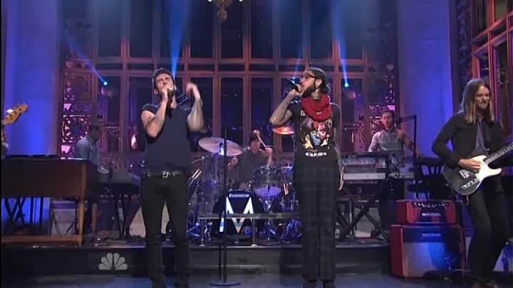 ⁣Saturday Night Live S37E05 Charlie Day With Maroon 5