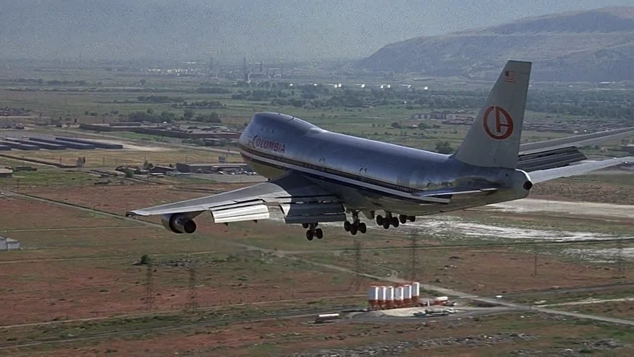 ⁣Airport 1975 1974 1080p BluRay x264 AAC-