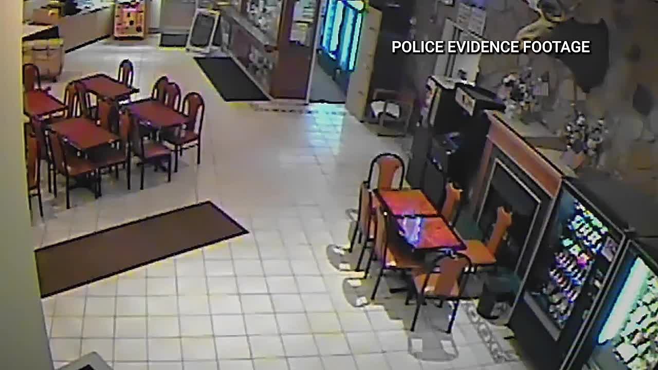 Murder at the Motel S02E03