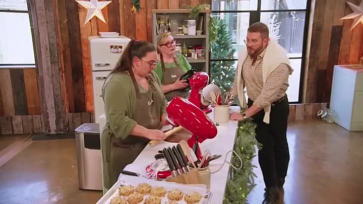 ⁣Baked with Love -Holiday S01E04 -Sugar And Spice