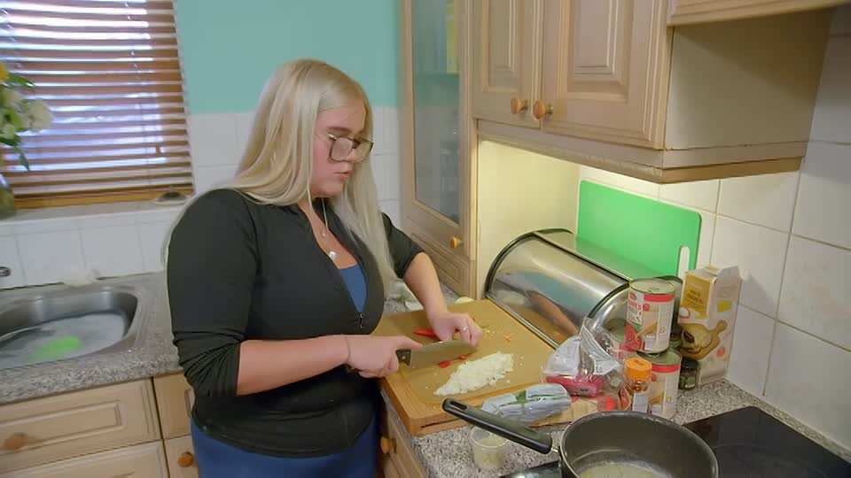 ⁣Come Dine with Me Teens S01E03