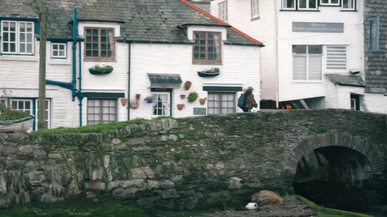 Down Cemetery Road S01E06