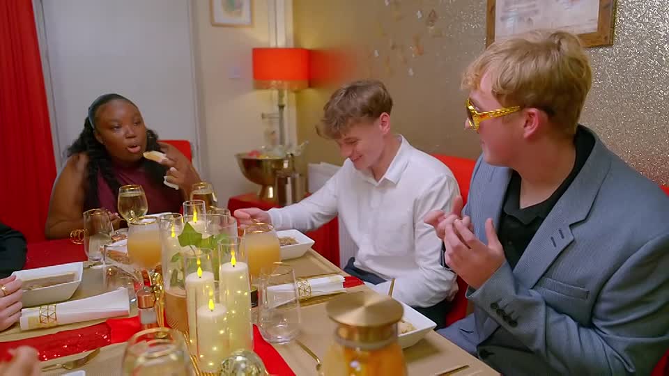 ⁣Come Dine with Me Teens S01E04
