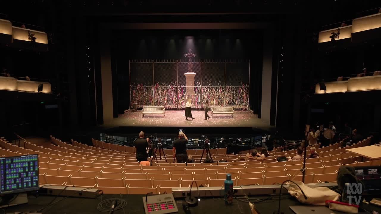 The Art of S02E01 -Magic