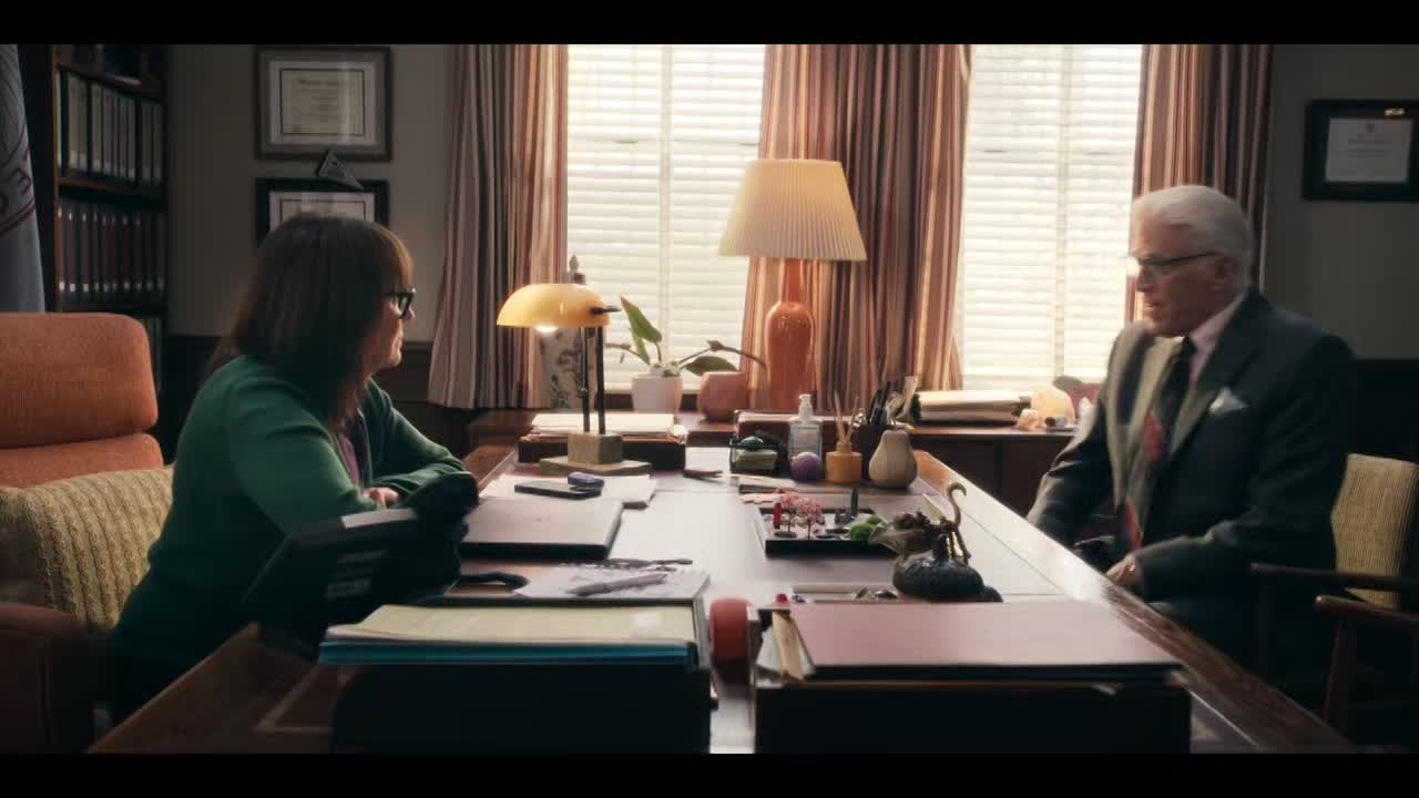 A Man On The Inside S02E08