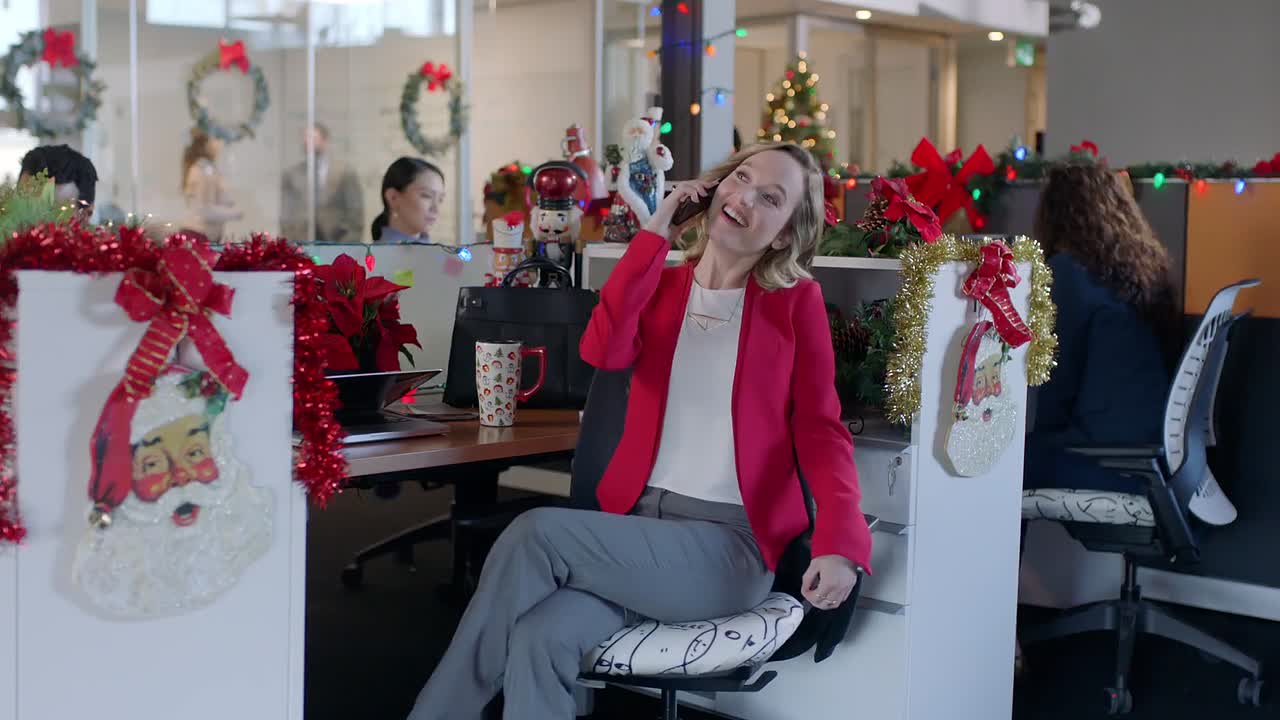 ⁣Mistletoe & Menorahs 2019 1080p WEBRip x264 AAC-rivestream org