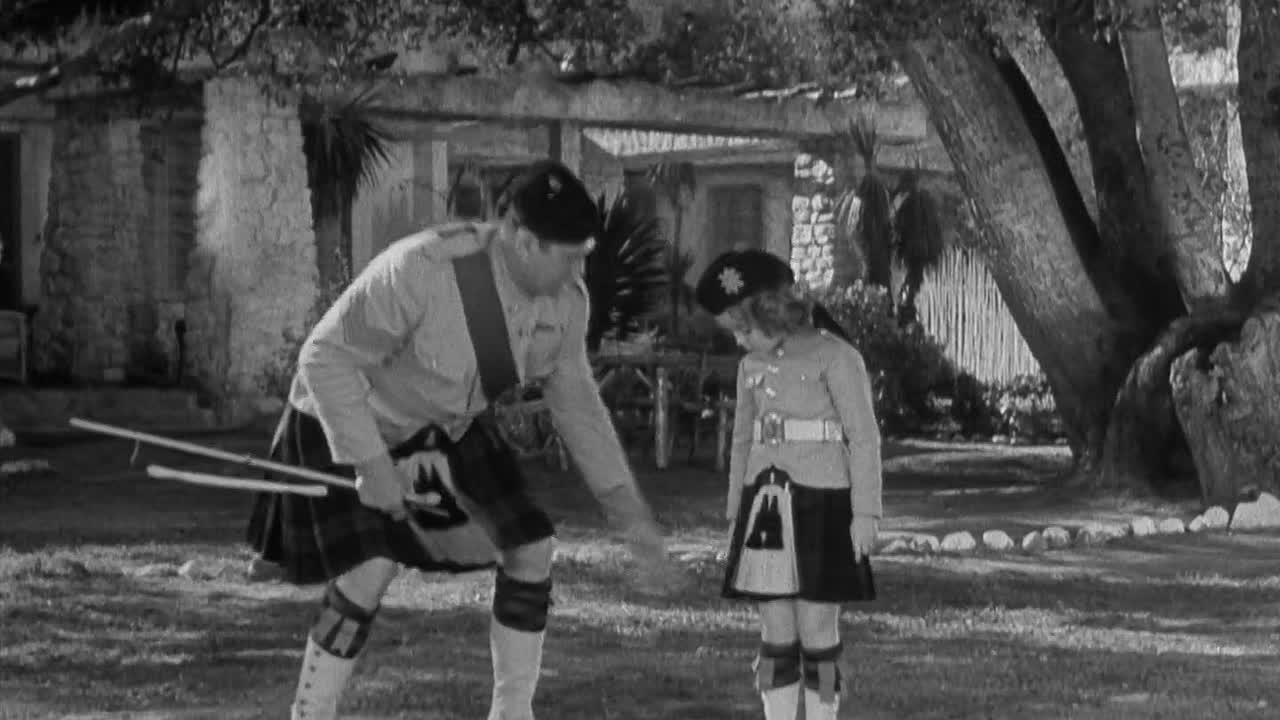 ⁣Wee Willie Winkie 1937 1080p WEBRip x264 AAC-[YTS LT]