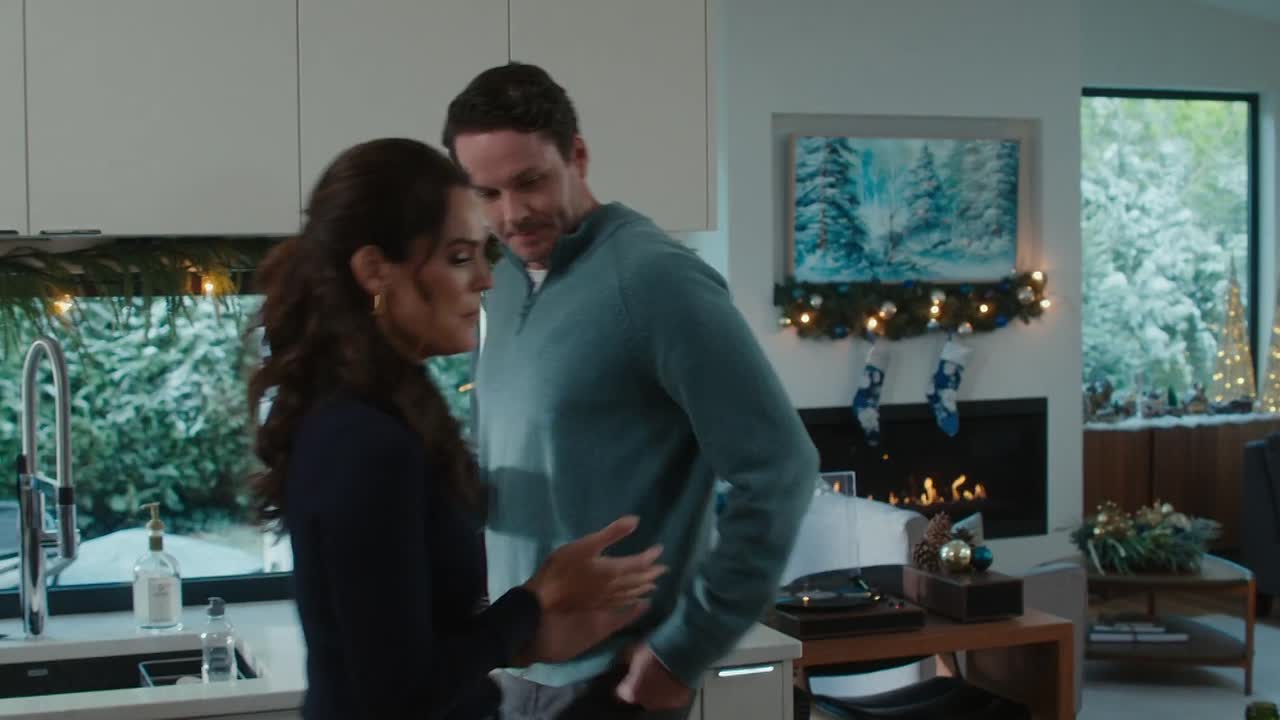 ⁣Christmas at the Catnip Cafe 2025 1080p HDRip x264 AAC-rivestream org