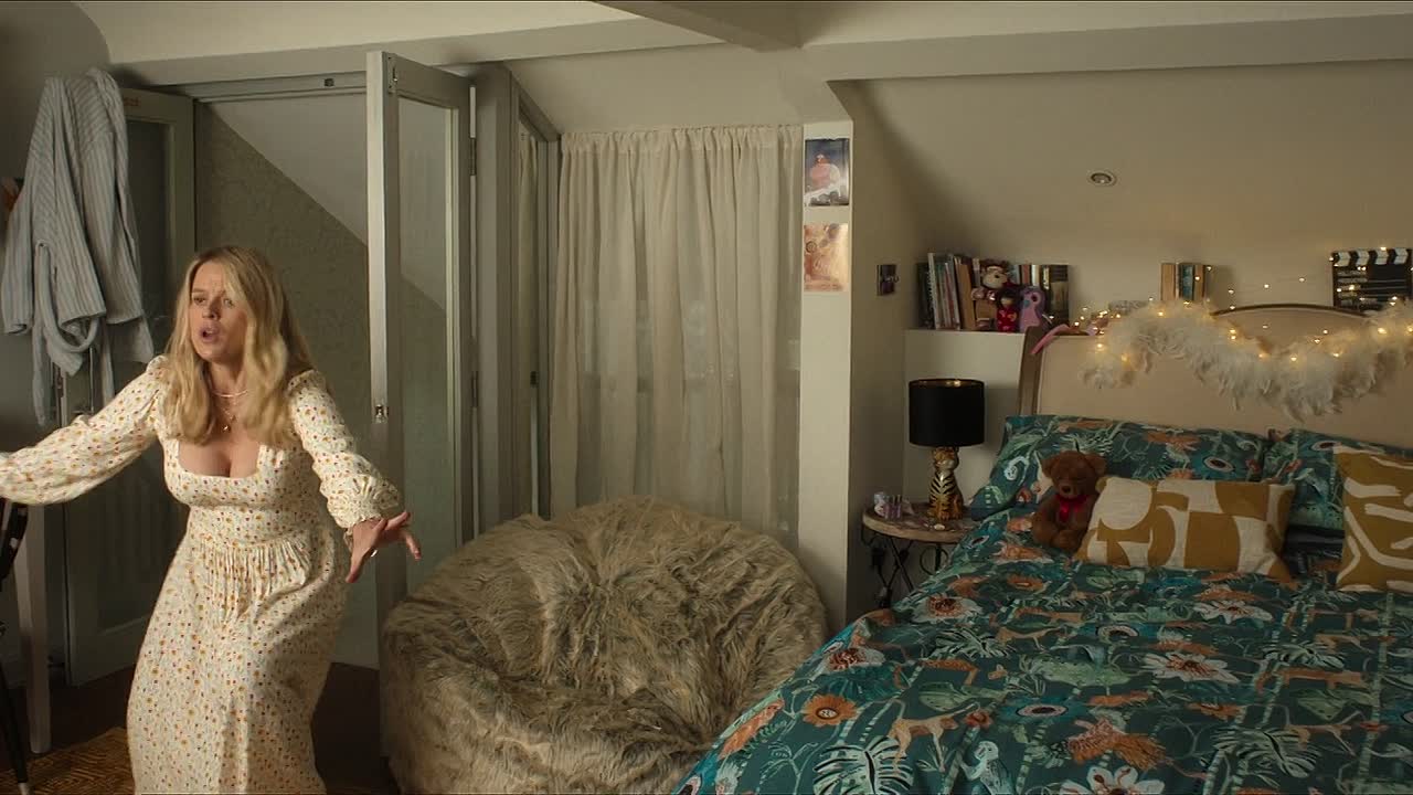 ⁣Tinsel Town 2025 1080p WEBRip x264 AAC5 1-[YTS LT]