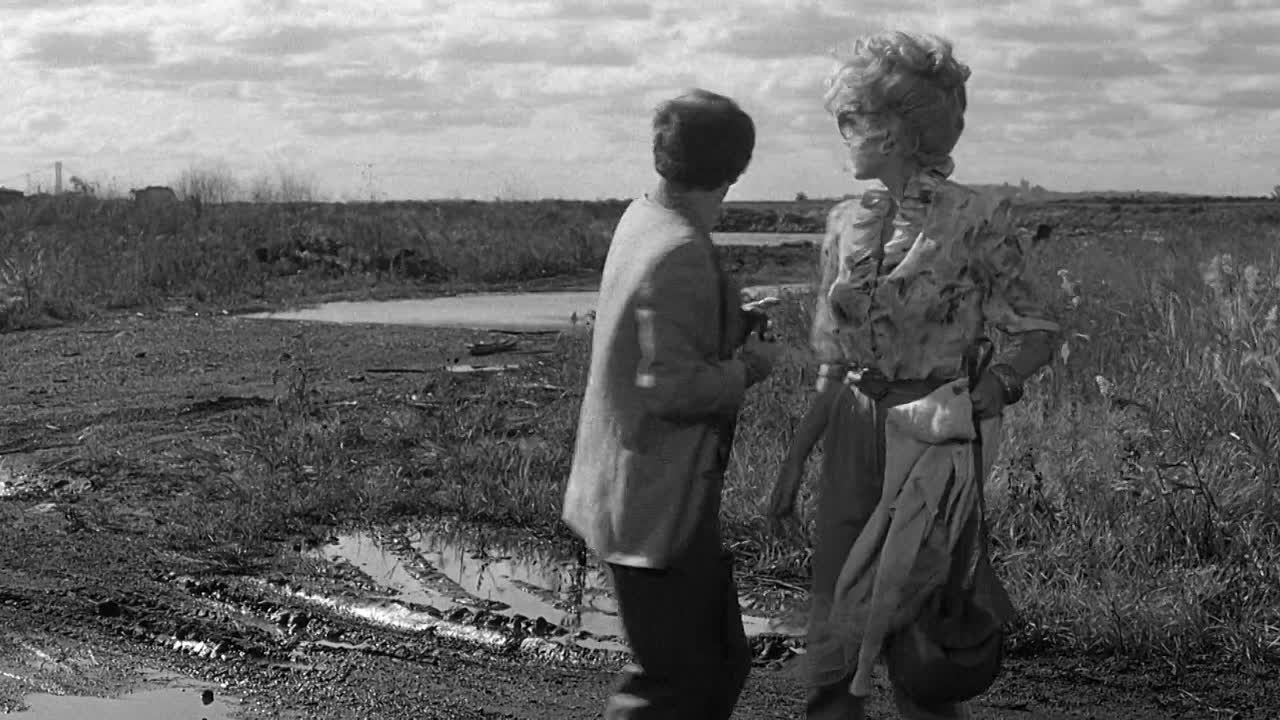 ⁣Broadway Danny Rose 1984 1080p BluRay x264 YIFY