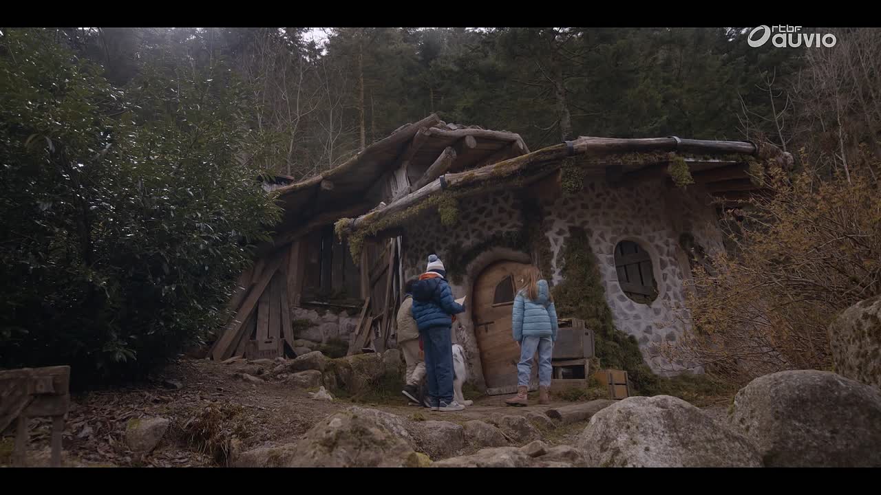 ⁣Le Noel de Mr Hubert 2025 FRENCH 1080p WEB H264-THESYNDiCATE