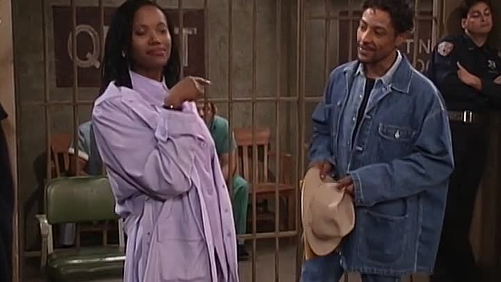 ⁣Living Single - S03E24 - Kiss of the Spider Man
