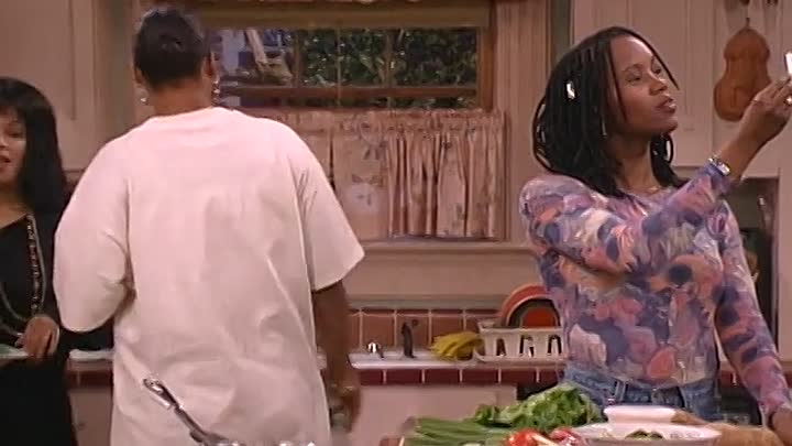 ⁣Living Single - S03E23 - Glass Ceiling