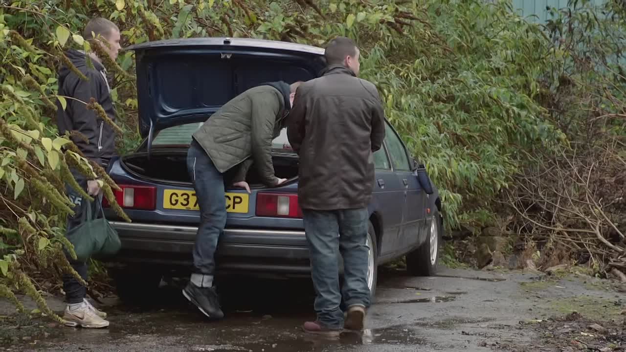 Prisoners Wives (2012) S02E04