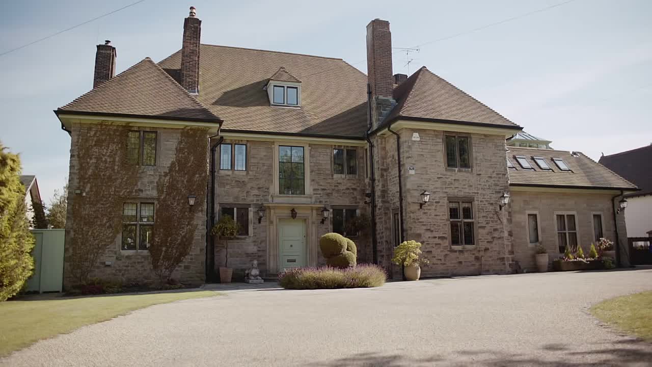 ⁣Prisoners Wives (2012) S01E02