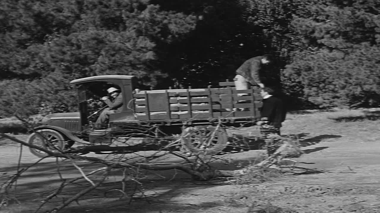 ⁣Sanctuary 1961 1080p WEBRip x264 AAC-[YTS LT]