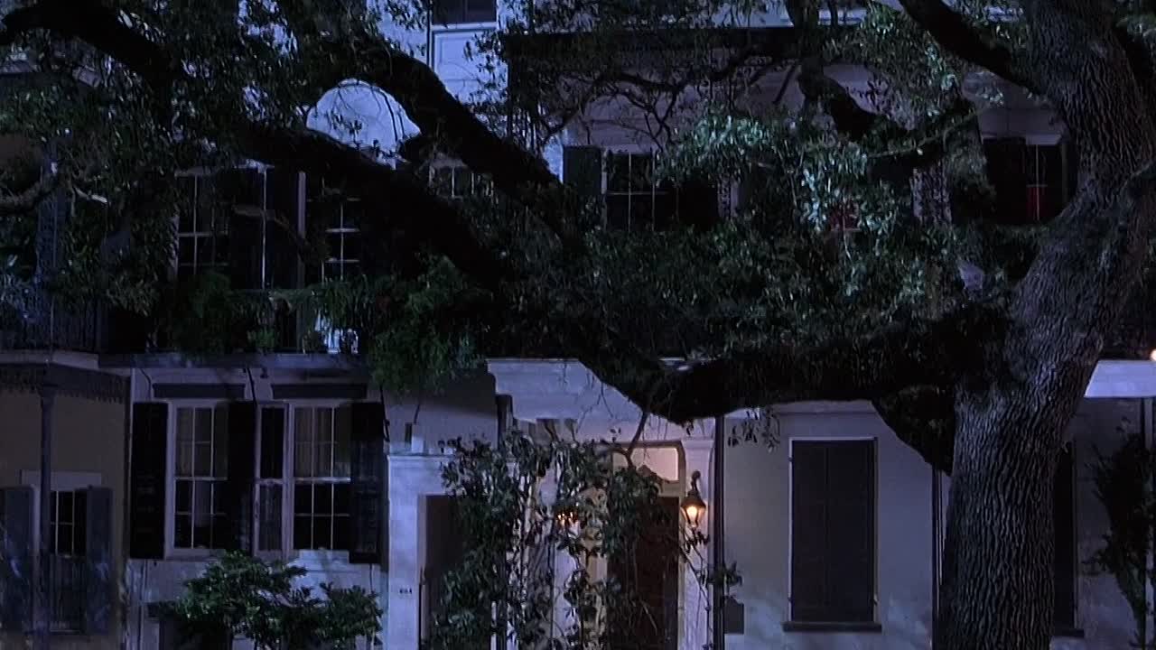 ⁣Dracula 2000 2000 1080p BluRay x264 AAC5 1-