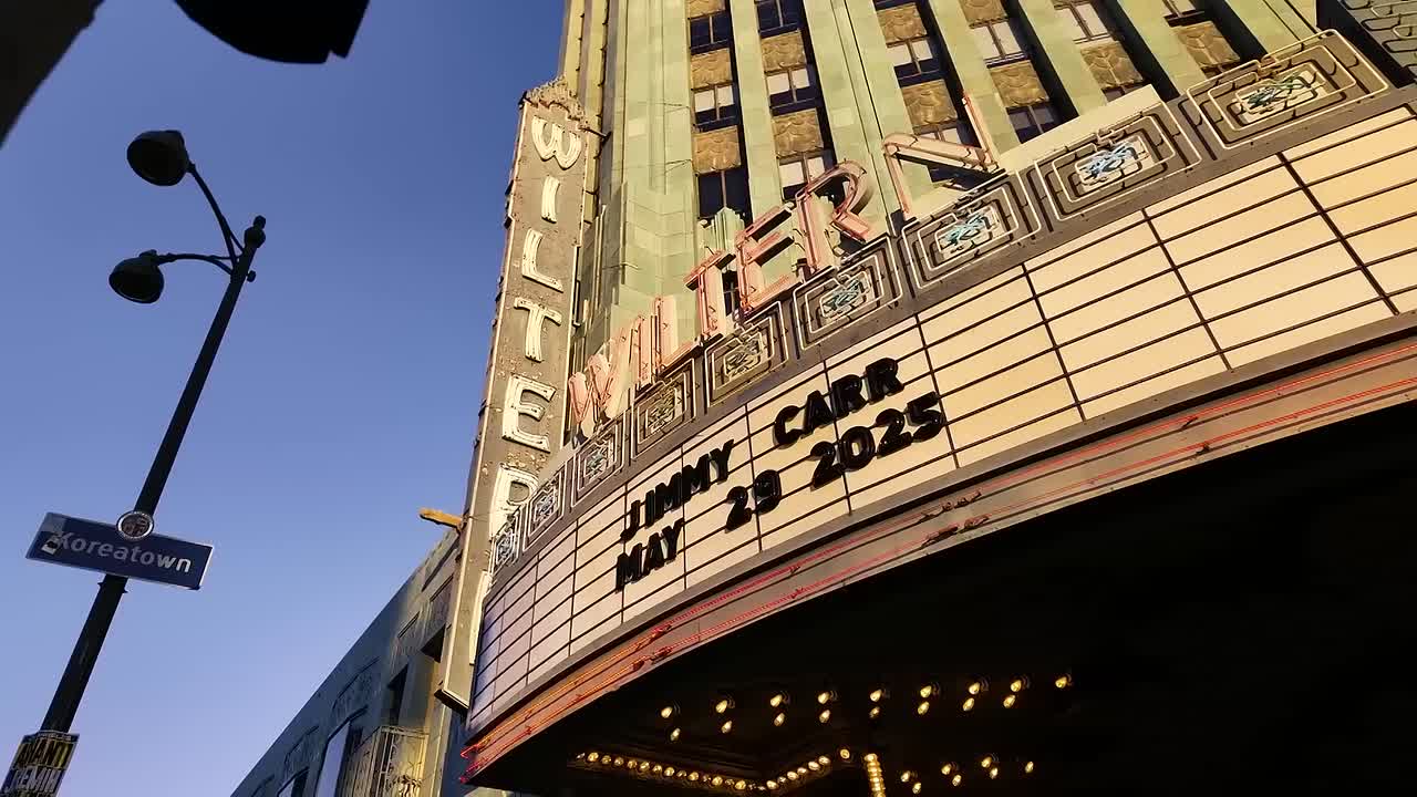 ⁣Humiliating American Hecklers ¦ Jimmy Carr Crowd Work (1080p_25fps_H264-128kbit_AAC)