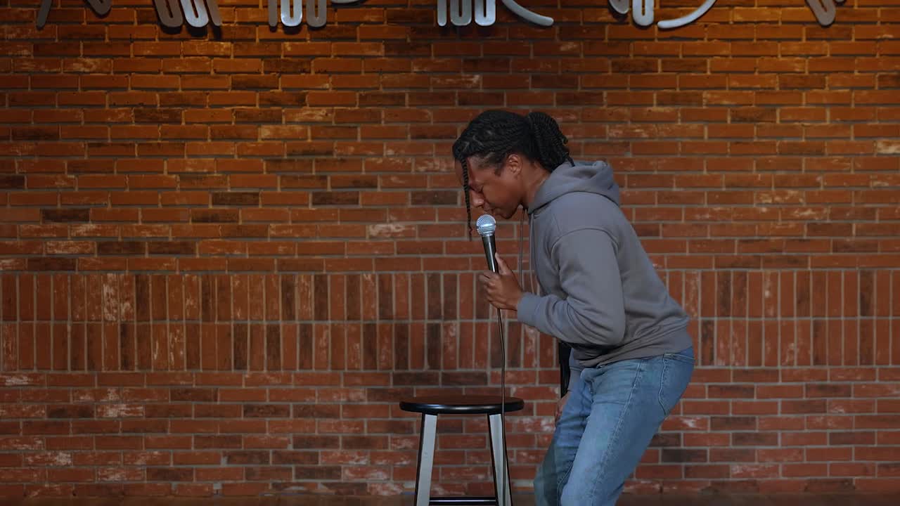 ⁣Has Christmas Left Santa Behind¿ (1080p_24fps_H264-128kbit_AAC)