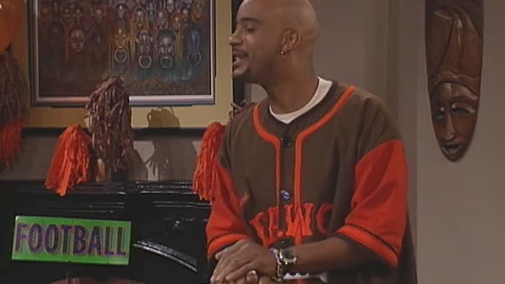 Living Single - S04E20 - Living Single Undercover