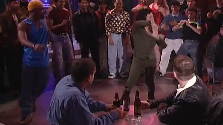 ⁣Living Single - S04E18 - Swing Out Sisters