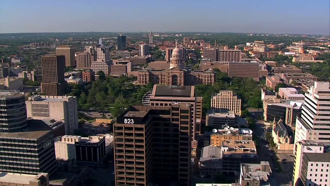 ⁣Mysteries at the Monument S03E05 -Pretender Prince, American Lunch, Lie Factory