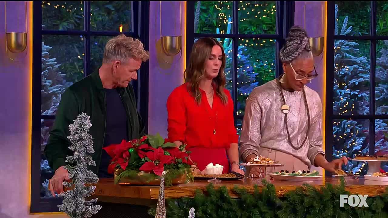 Next Level Baker -Holidays S01E01 -Baking Spirits Bright