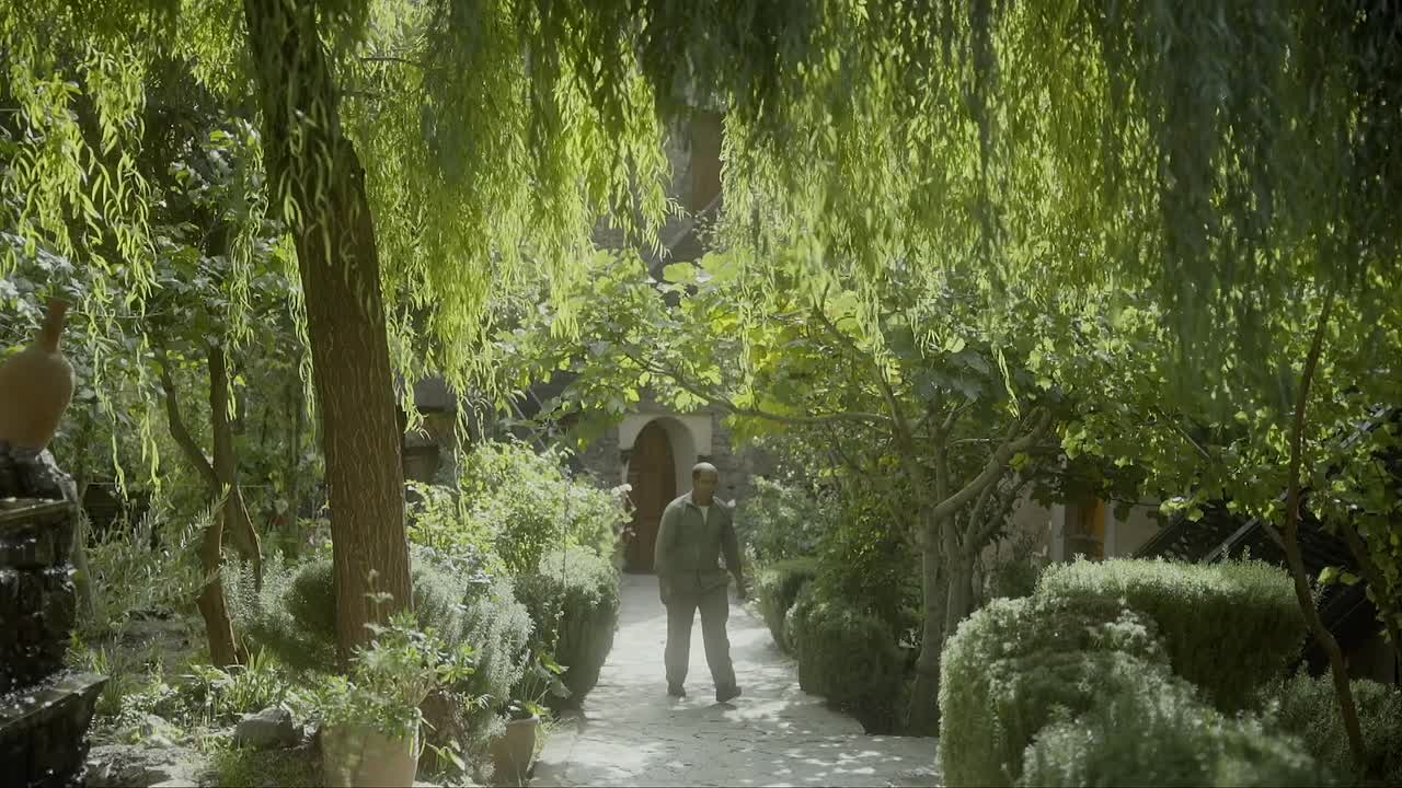 The World's Most Remote Hotels S01E03