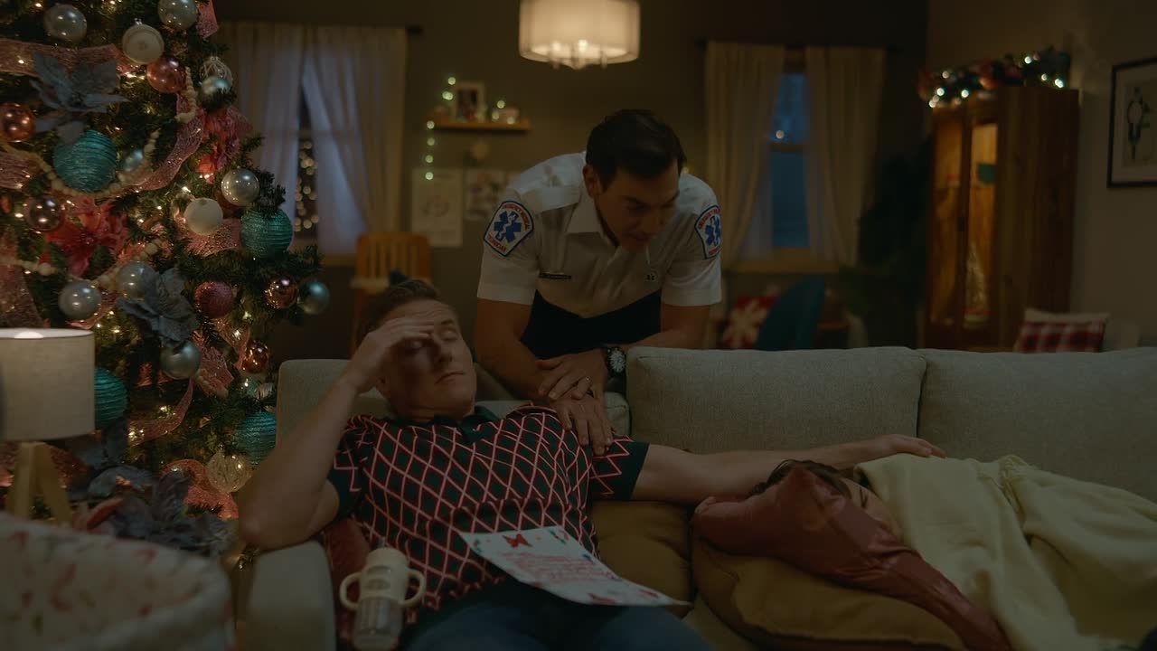 ⁣Deck The Hallways 2025 1080p WEBRip x264 AAC-[YTS LT]